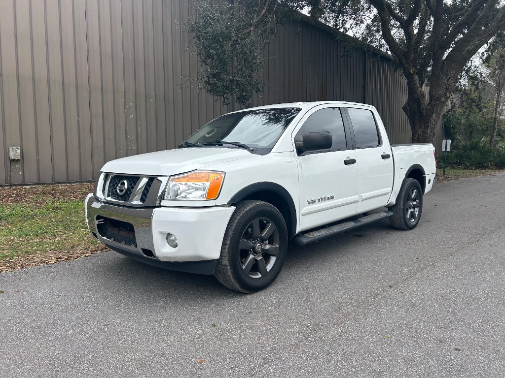 2015 Nissan Titan SV