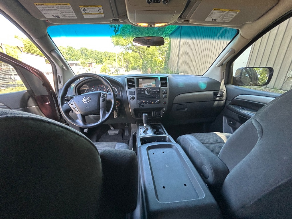 2013 Nissan Armada SV - Photo 13